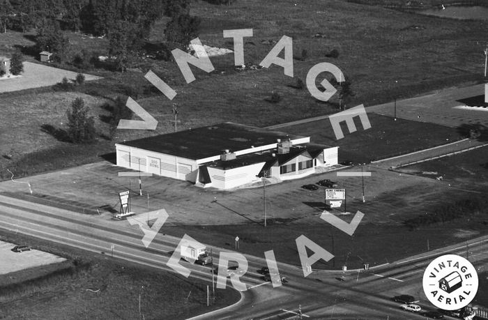 300 Bowl - 1992 Photo